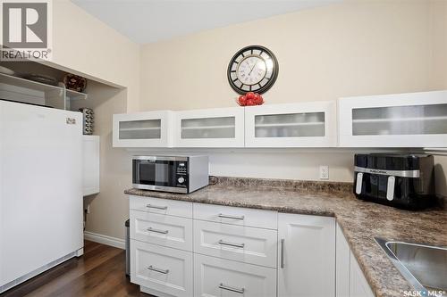 139 Pulles Crescent, Saskatoon, SK - Indoor Photo Showing Kitchen