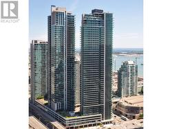 911 - 33 BAY STREET Toronto, ON M5J 2Z3