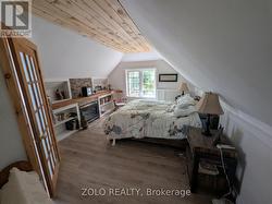 369 Athol St E Primary Bedroom - 