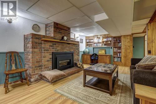 12 Rosemount Crescent, St. Thomas, ON - Indoor Photo Showing Living Room With Fireplace
