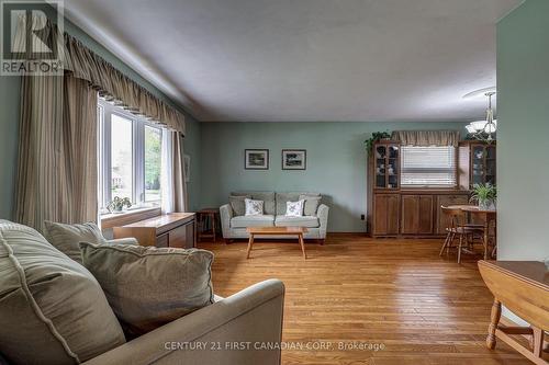 12 Rosemount Crescent, St. Thomas, ON - Indoor Photo Showing Living Room