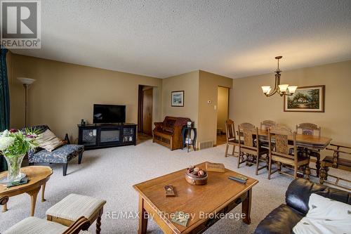 229 Datas Drive E, Clearview (Stayner), ON - Indoor Photo Showing Living Room