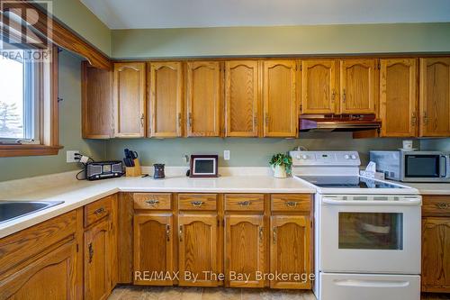 229 Datas Drive E, Clearview (Stayner), ON - Indoor Photo Showing Kitchen