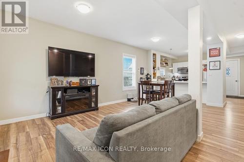 67 Elysian Street, St. Thomas, ON - Indoor Photo Showing Living Room