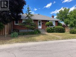 625 CLARKE AVENUE  Ottawa, ON K1K 0Y6