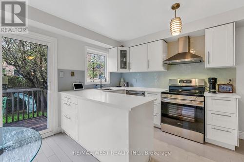 5349 Bullrush Drive, Mississauga, ON - Indoor Photo Showing Kitchen