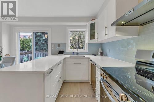 5349 Bullrush Drive, Mississauga, ON - Indoor Photo Showing Kitchen