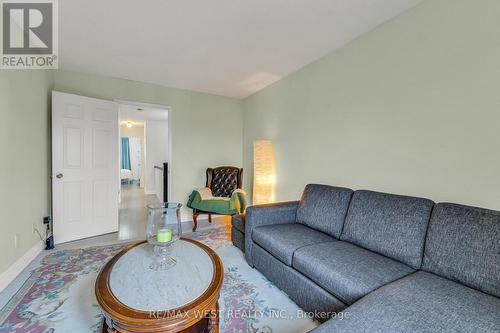 5349 Bullrush Drive, Mississauga, ON - Indoor Photo Showing Living Room