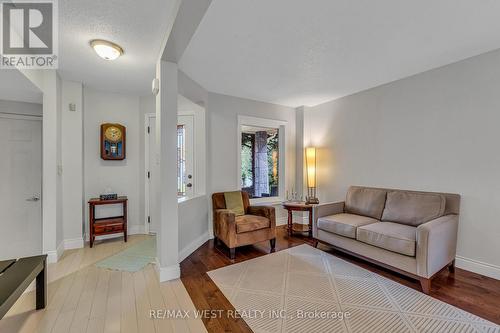 5349 Bullrush Drive, Mississauga, ON - Indoor Photo Showing Living Room