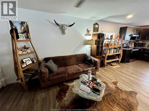 160 Michael, Lakeshore, ON - Indoor Photo Showing Living Room