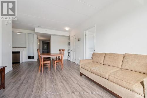 406 - 1219 Gordon Street, Guelph (Kortright West), ON - Indoor Photo Showing Living Room