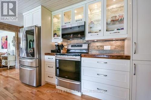 465 Ridge Road E, Oro-Medonte, ON - Indoor Photo Showing Kitchen