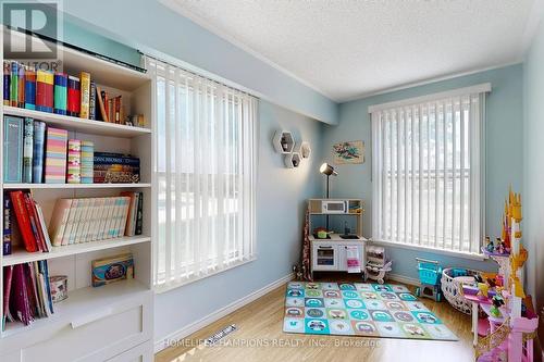 4 Flamingo Crescent, Brampton, ON - Indoor