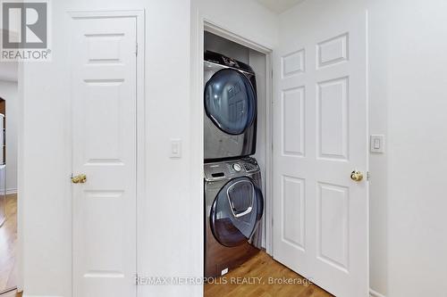 14 Piazza Crescent, Vaughan, ON - Indoor Photo Showing Laundry Room