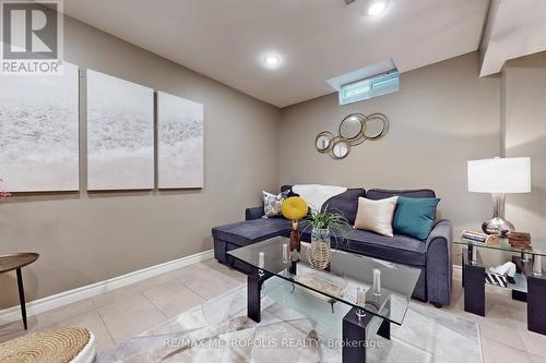 14 Piazza Crescent, Vaughan, ON - Indoor Photo Showing Other Room