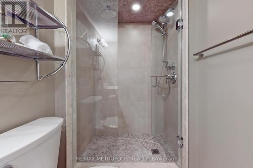 14 Piazza Crescent, Vaughan, ON - Indoor Photo Showing Bathroom