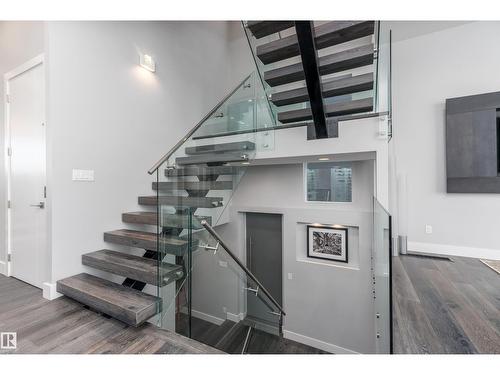 9509 99B St Nw, Edmonton, AB - Indoor Photo Showing Other Room