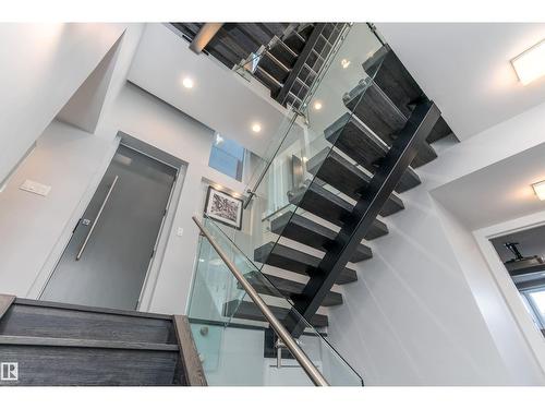 9509 99B St Nw, Edmonton, AB - Indoor Photo Showing Other Room