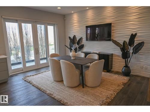 9509 99B St Nw, Edmonton, AB - Indoor