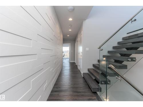 9509 99B St Nw, Edmonton, AB - Indoor Photo Showing Other Room