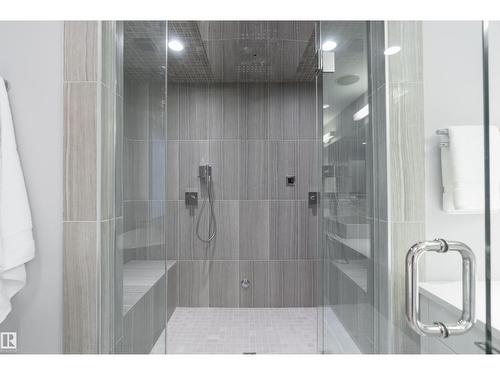 9509 99B St Nw, Edmonton, AB - Indoor Photo Showing Bathroom