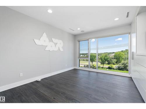 9509 99B St Nw, Edmonton, AB - Indoor