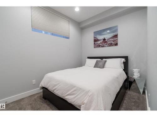 9509 99B St Nw, Edmonton, AB - Indoor Photo Showing Bedroom