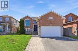 19 LESLIE Avenue Barrie, ON L4N 9N9