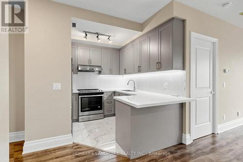 314B - 21 Upper Duke Crescent, Markham, ON - Indoor Photo Showing Kitchen