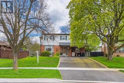 9 CRESTVIEW AVENUE Brampton, ON L6W 2R7