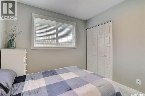110 Fulton Drive, Regina, SK - Indoor Photo Showing Bedroom