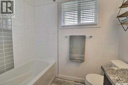 110 Fulton Drive, Regina, SK - Indoor Photo Showing Bathroom