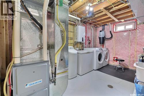 110 Fulton Drive, Regina, SK - Indoor Photo Showing Laundry Room