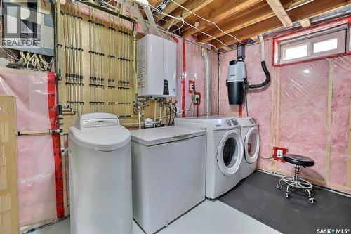 110 Fulton Drive, Regina, SK - Indoor Photo Showing Laundry Room