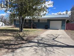 1101 Gordon STREET  Moosomin, SK S0G 3N0