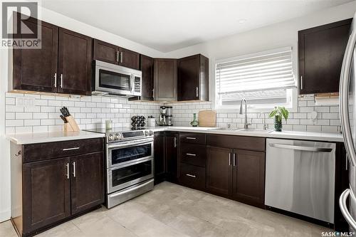 12 Fox Glove Crescent, Regina, SK - Indoor Photo Showing Kitchen With Upgraded Kitchen
