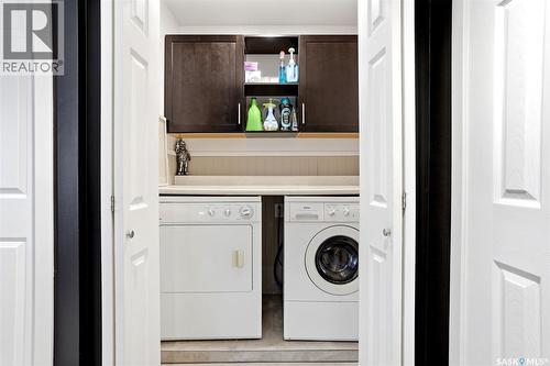 12 Fox Glove Crescent, Regina, SK - Indoor Photo Showing Laundry Room