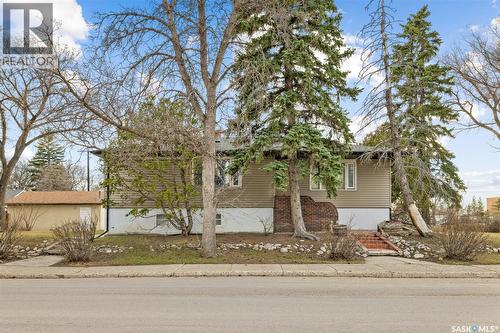 3301 Regina Avenue, Regina, SK - Outdoor