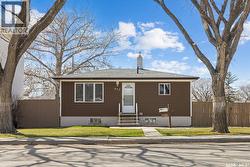 812 McIntosh STREET  Regina, SK S4T 5B4