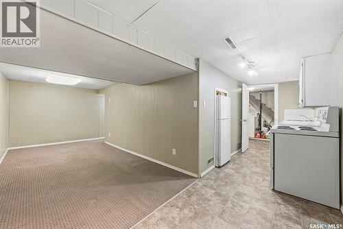 1117 15Th Street E, Saskatoon, SK - Indoor Photo Showing Laundry Room