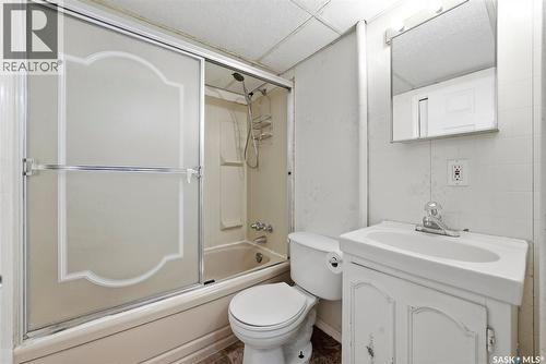 1117 15Th Street E, Saskatoon, SK - Indoor Photo Showing Bathroom