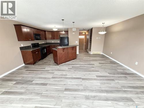 602 Barber Crescent, Weyburn, SK - Indoor Photo Showing Kitchen