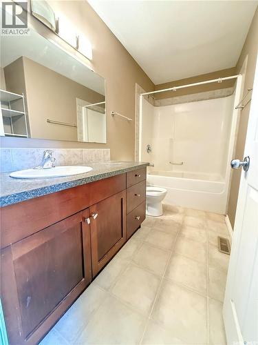 602 Barber Crescent, Weyburn, SK - Indoor Photo Showing Bathroom