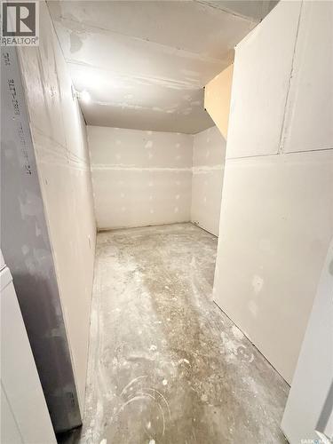 602 Barber Crescent, Weyburn, SK - Indoor