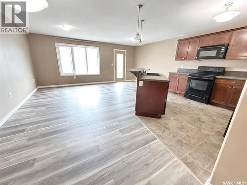 602 Barber Crescent, Weyburn, SK - Indoor Photo Showing Kitchen