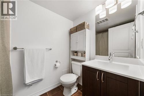 1940 Ironstone Drive Unit# 808, Burlington, ON - Indoor Photo Showing Bathroom