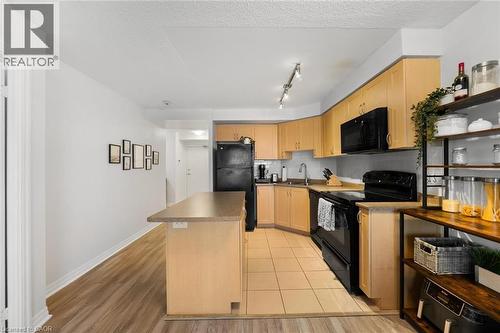 1940 Ironstone Drive Unit# 808, Burlington, ON - Indoor Photo Showing Kitchen