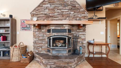 7666 Lichen Road, Anglemont, BC - Indoor Photo Showing Living Room With Fireplace