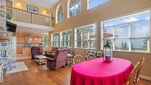 7666 Lichen Road, Anglemont, BC - Indoor