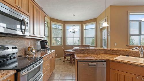 7666 Lichen Road, Anglemont, BC - Indoor Photo Showing Kitchen